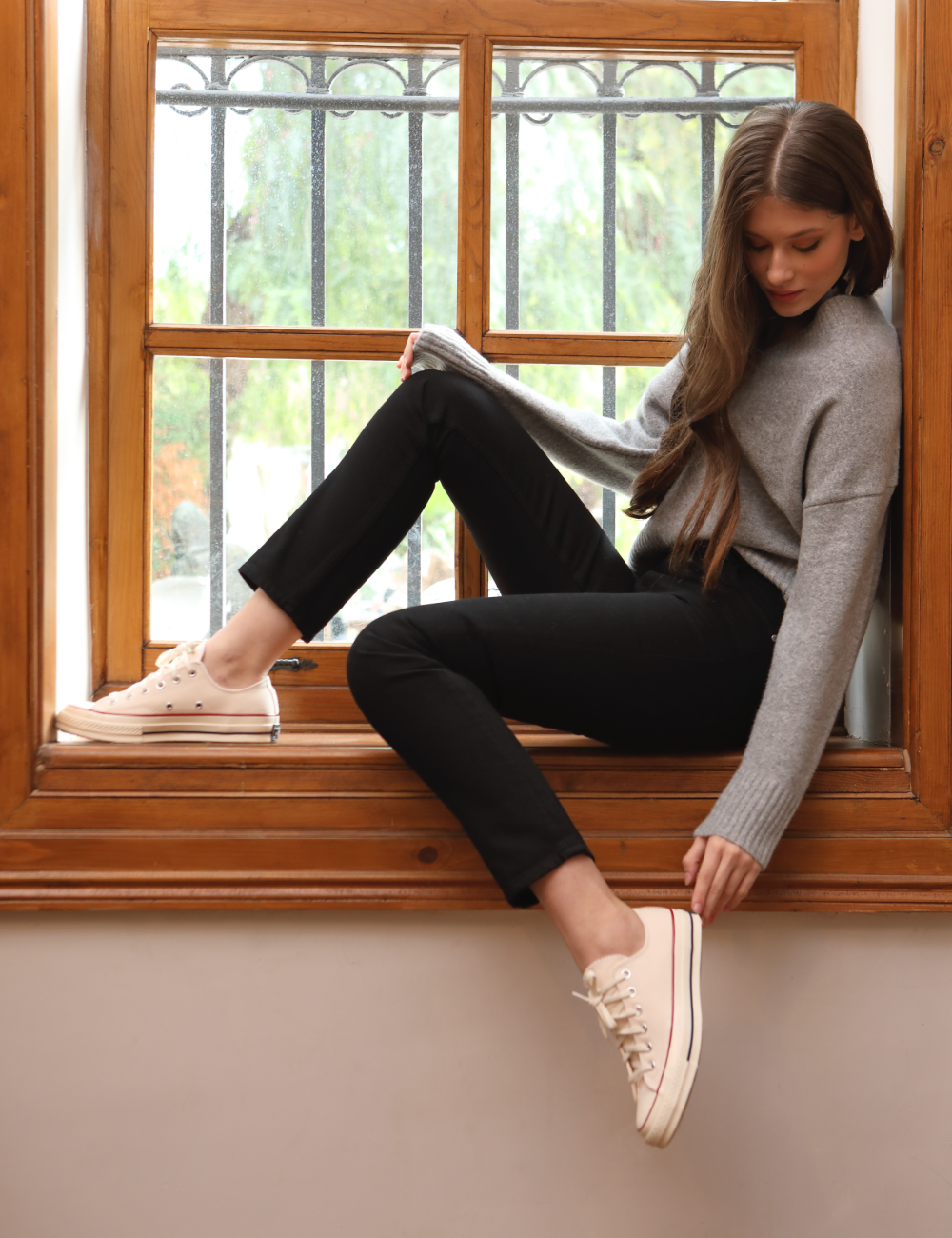Karina black - slim tapered leg jeans