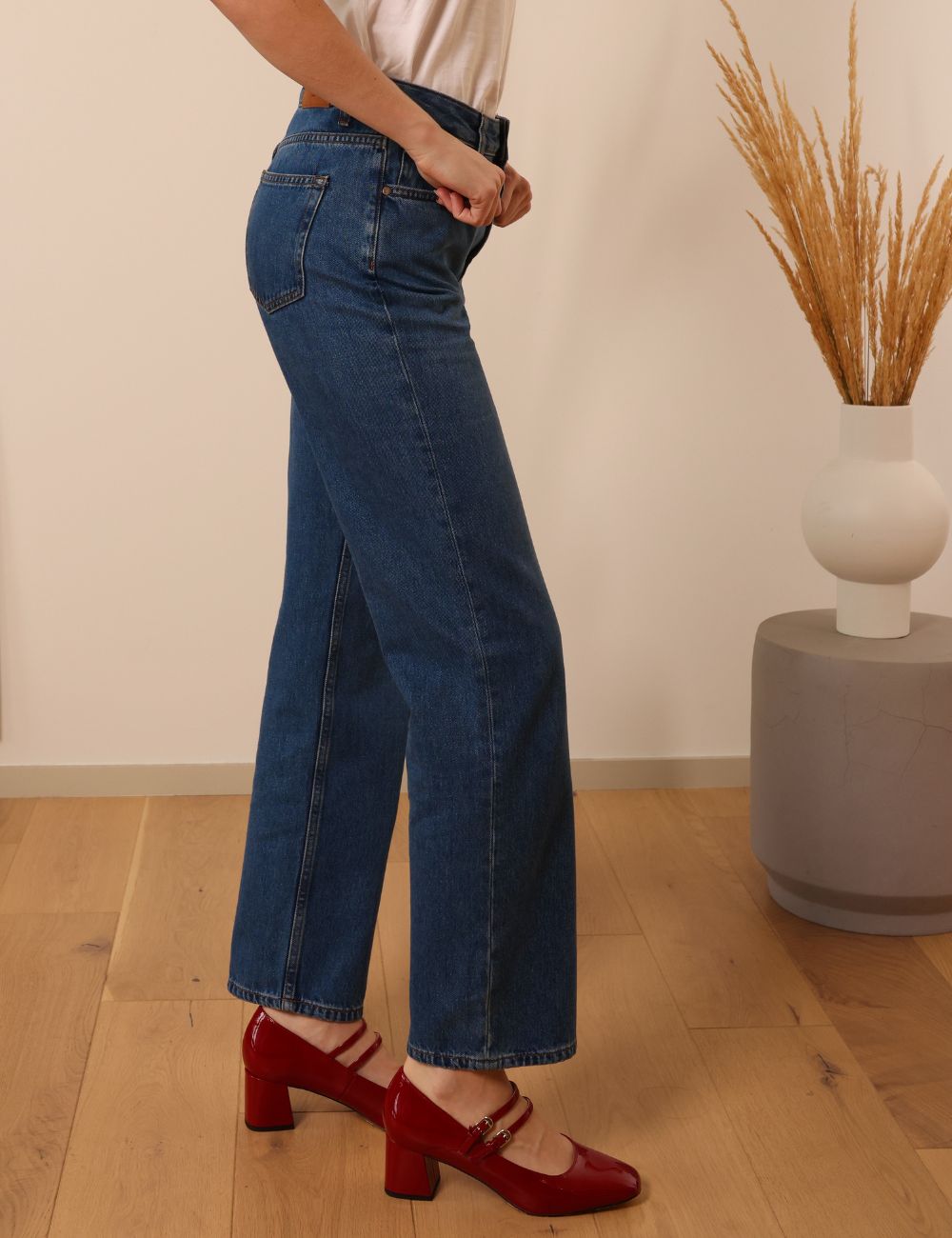 Lafont mid blue - high-waisted straight leg jeans