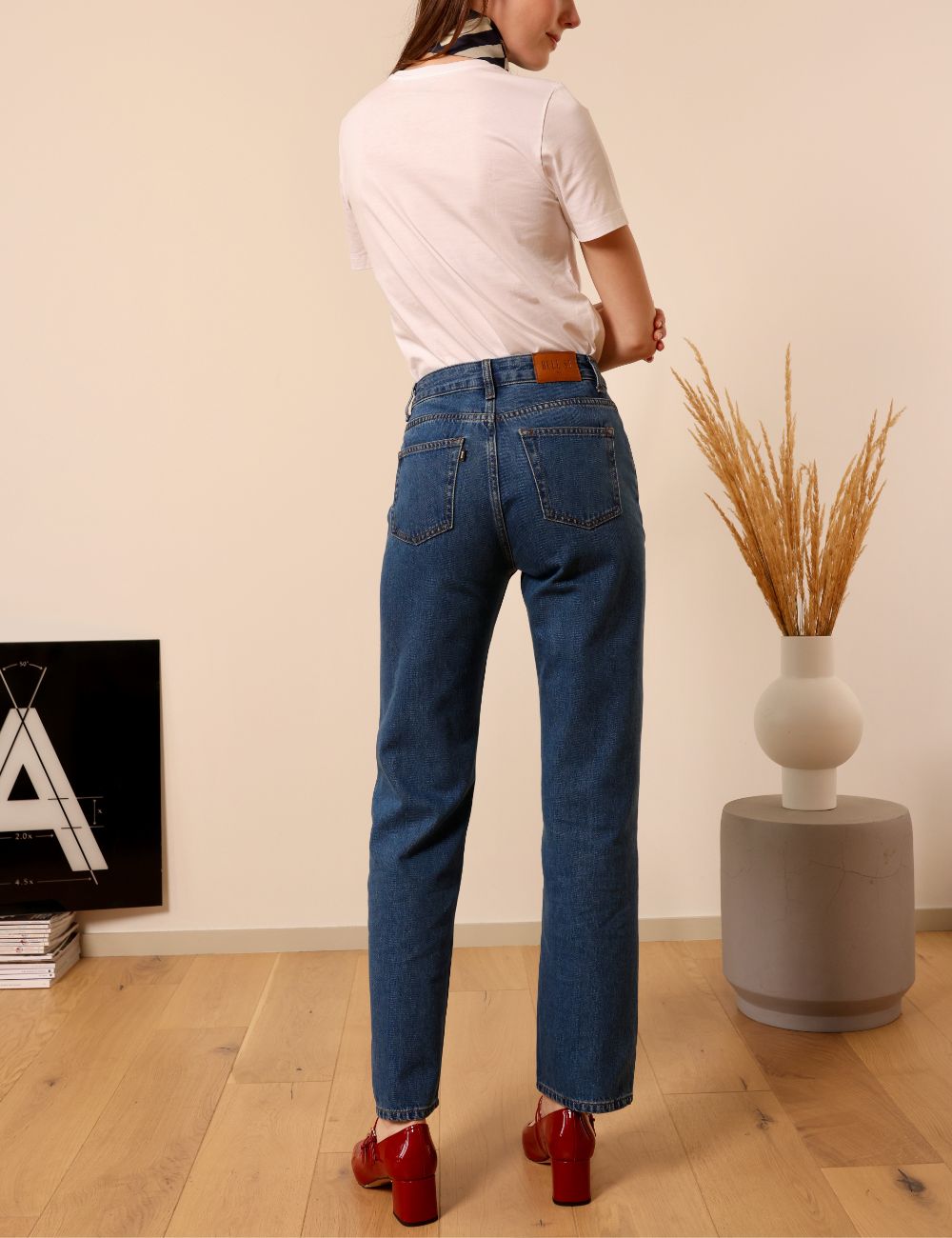 Lafont mid blue - high-waisted straight leg jeans