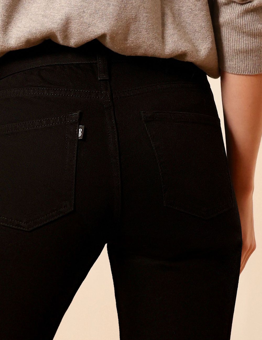 Karina black - slim tapered leg jeans