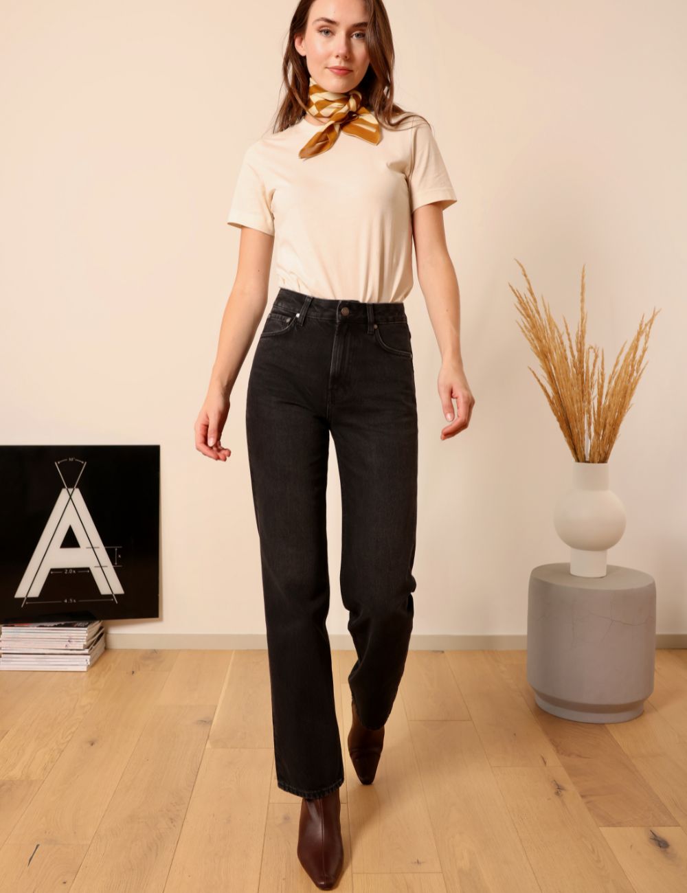 Lafont washed black - high-waisted straight leg jeans